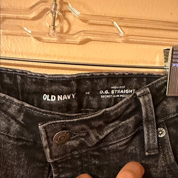 Old Navy Women's Black Ankle Jeans - Picture 3 of 5